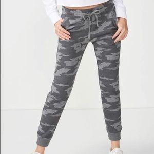 Cotton on Camo joggers